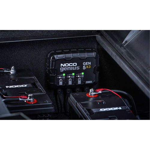 Chargeur de batterie embarqu&eacute; &agrave; 3 sorties de 15 amp&egrave;res Gen5X3 Genius Auto Electric Service Ltd.