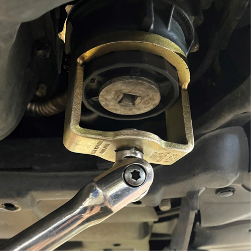 Cl&eacute; pour filtre &agrave; huile Toyota – 4, 6 et 8 cylindres Auto Electric Service Ltd.