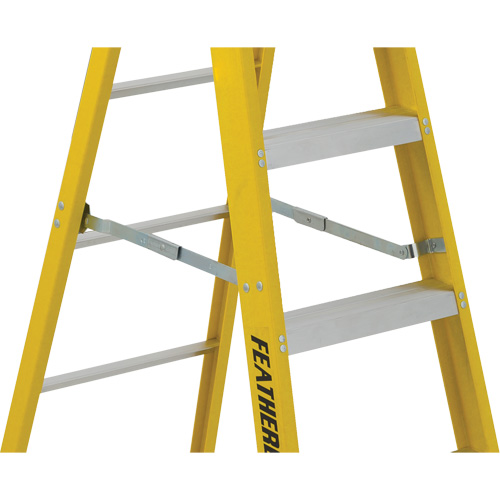 Industrial Heavy-Duty Stepladders (6900 Series), 4', Fibreglass, 300 lbs. Capacity, Type 1A Auto Electric Service Ltd.