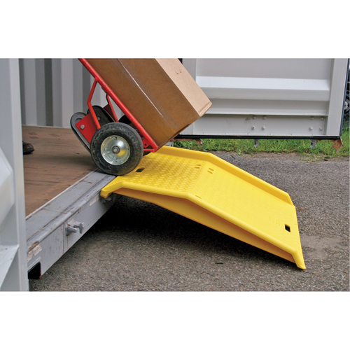 Rampe portable en poly pour contenant d'exp&eacute;dition, Capacit&eacute; de 750 lb, 35" la x 36" lo Auto Electric Service Ltd.
