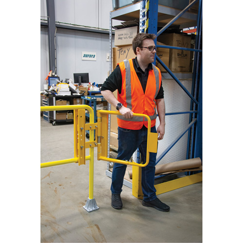 Safety Swing Gate, 21" H x 16" - 26" W Auto Electric Service Ltd.