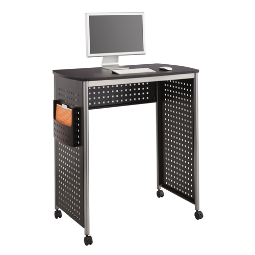 Bureau pour travail debout Scoot Auto Electric Service Ltd.