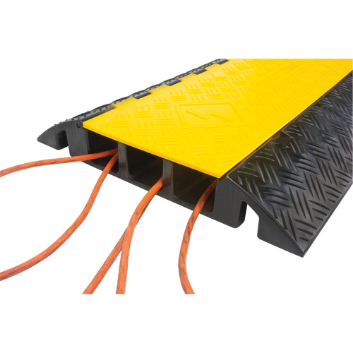 Protecteur de c&acirc;bles en polyur&eacute;thane, 5 canaux, 35,43" lo x 19,69" la x 2" h Auto Electric Service Ltd.
