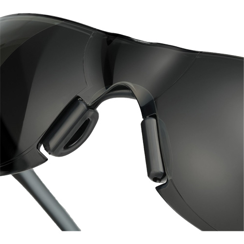Lunettes de s&eacute;curit&eacute; Adapt Lite, Lentille Fum&eacute;e, Antibu&eacute;e/Anti-&eacute;gratignures, ANSI Z87+/R&eacute;pond ou surpasse la norme CSA Z94.3 Auto Electric Service Ltd.