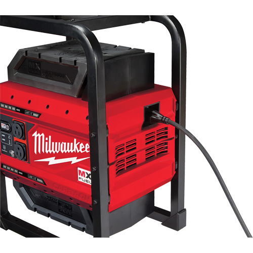 Bloc d'alimentation MX Fuel Carry-On, 1800 W/3600 W, Lithium-ion, 20-4/5" ha x 12" la x 15" p x 49,7 lb Auto Electric Service Ltd.