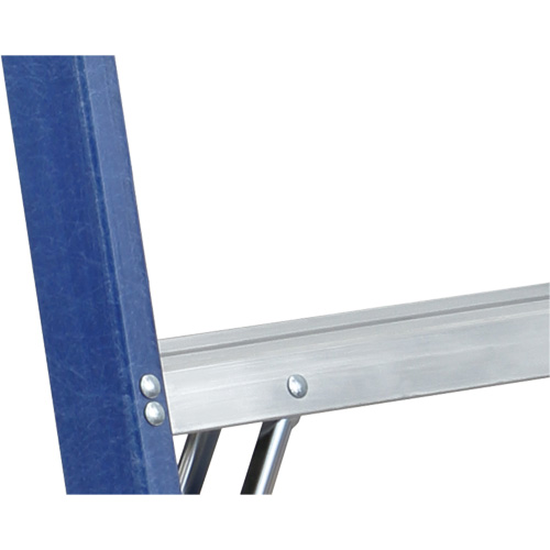 Industrial Duty Stepladders (6300 Series), 4', Fibreglass, 250 lbs. Capacity, Type 1 Auto Electric Service Ltd.