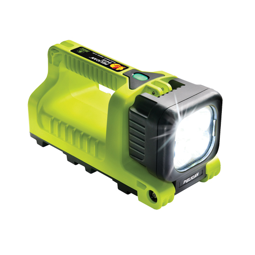 Lanterne, DEL,  Lumens, Piles C Auto Electric Service Ltd.