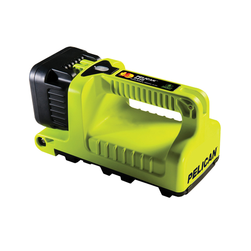 Lanterne, DEL,  Lumens, Piles C Auto Electric Service Ltd.