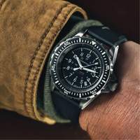 Grande montre automatique de plong&eacute;e, Num&eacute;rique, &agrave; piles, 41 mm, Noir Auto Electric Service Ltd.