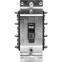Interrupteur tripolaire monophas&eacute; Auto Electric Service Ltd.